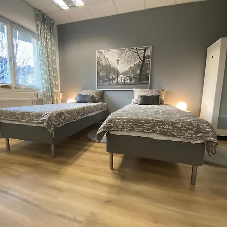 2 Mit Gemeinschaftsraeumen, Tiefgarage Apartment *